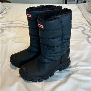 Hunter Kids Black and Navy Snow Boots